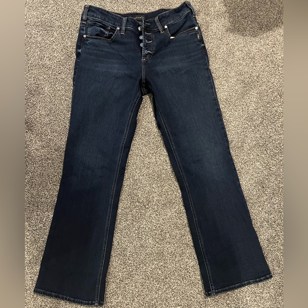 Silver Suki Mid Rise - Slim Boot Cut Jean - WORN ONCE. 32/31